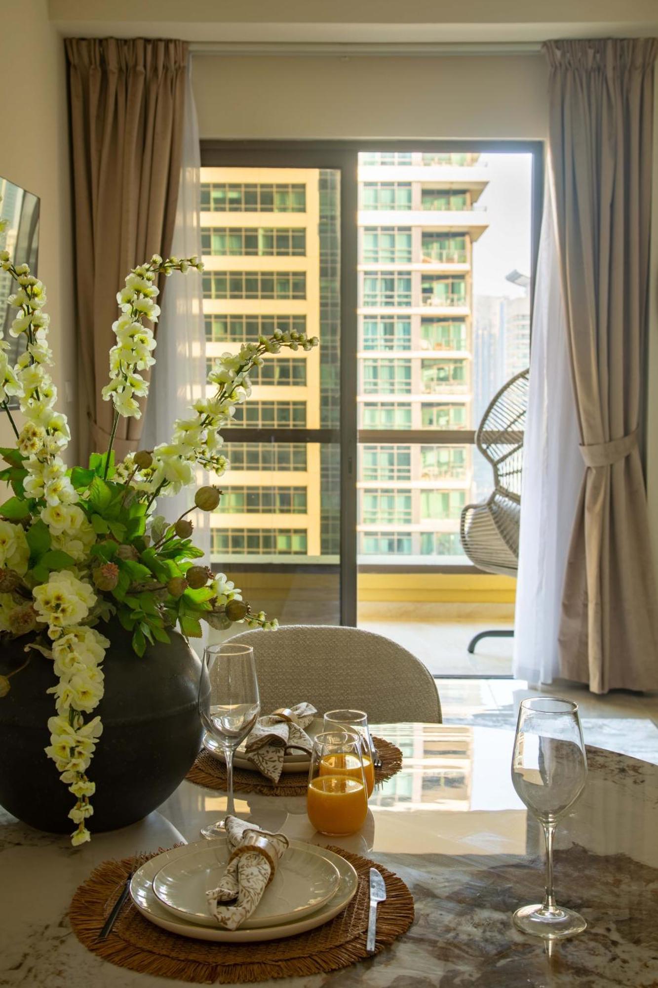Apartamento Happy Academia Jbr Dubái Exterior foto